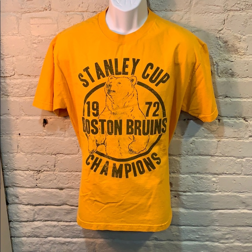Bruins t-shirt.  1972 champions.